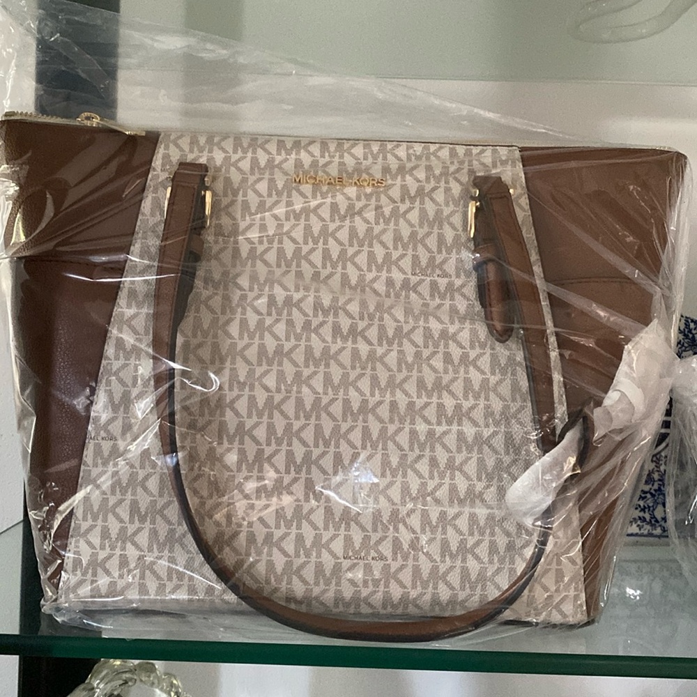 MICHAEL KORS PURSE☀️❤️ BRAND NEW WITH TAGS